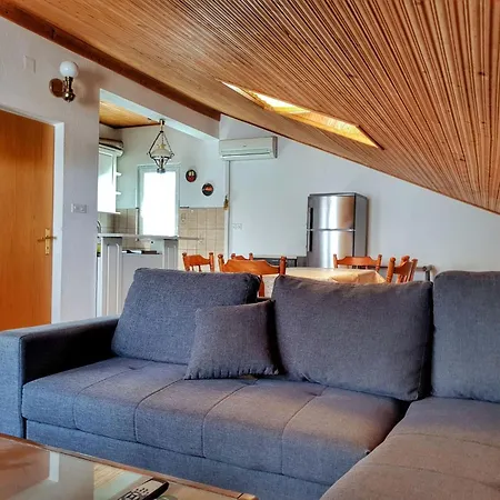 Mit Terrasse Fuer 9 Personen By Interhome