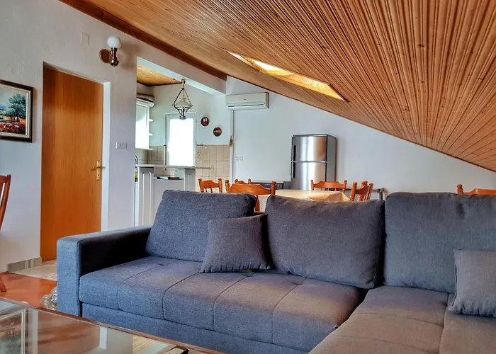Mit Terrasse Fuer 9 Personen By Interhome