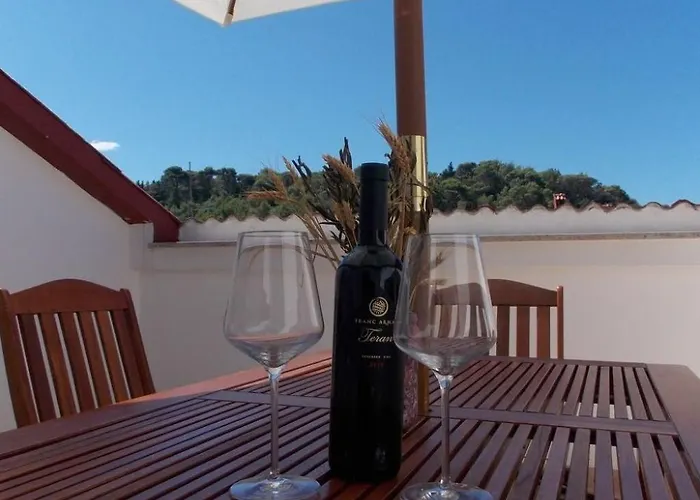 Mit Terrasse Fuer 9 Personen By Interhome