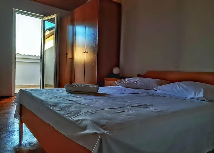 公寓 Mit Terrasse Fuer 9 Personen By Interhome Palit