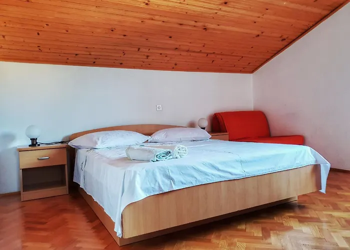 Mit Terrasse Fuer 9 Personen By Interhome * Palit